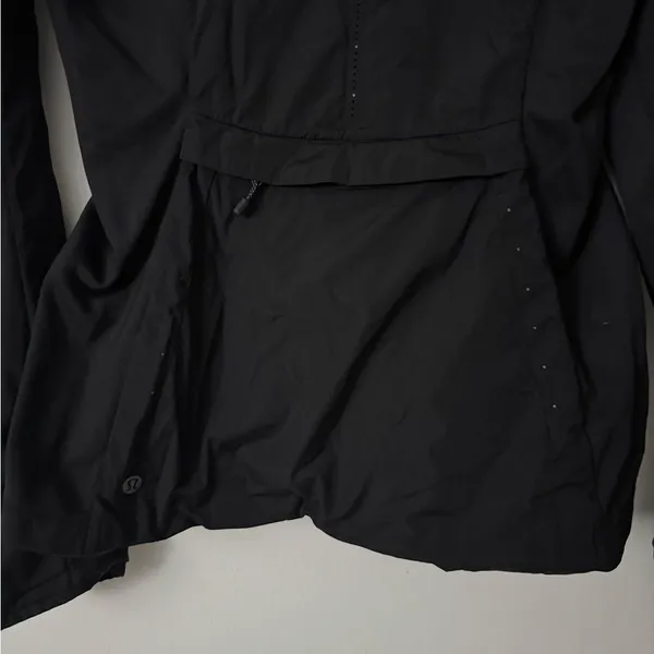 Lululemon 8 Run for Cold Women's Black Puffer Jacket - Image 7
