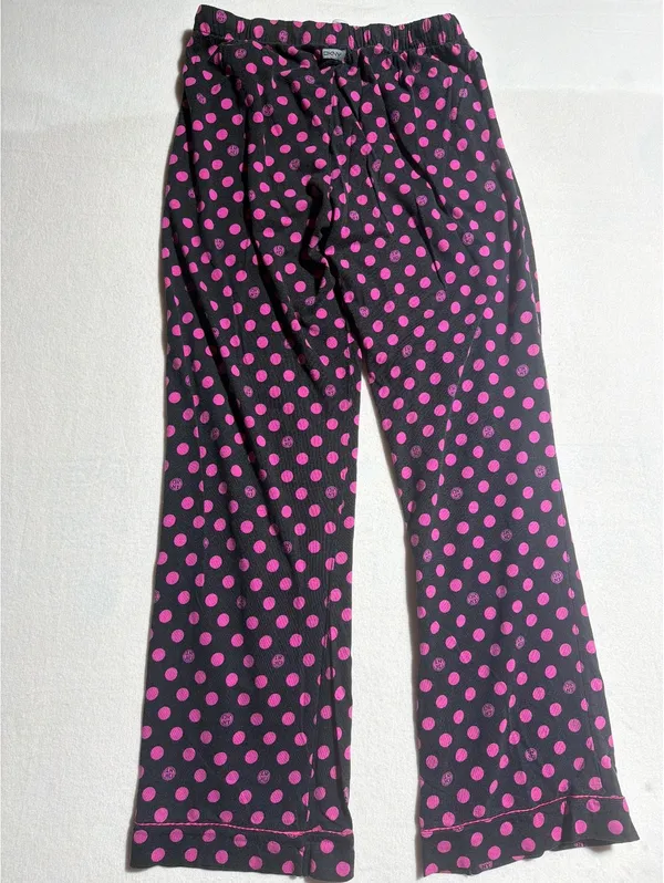 DKNY Women's Black and Pink Polka Dot Pajama Set Size Small - Image 10