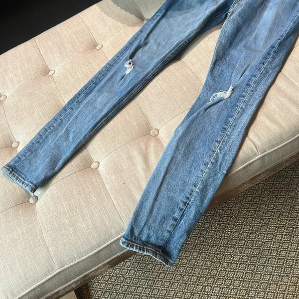 Levis Classic Blue Denim Distressed Jeans Size 28 - Image 4