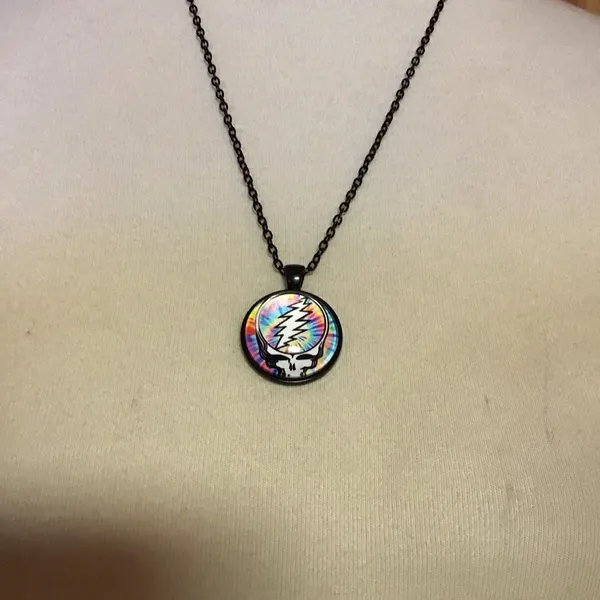 Grateful Dead tie dye steal your face necklace - Image 2