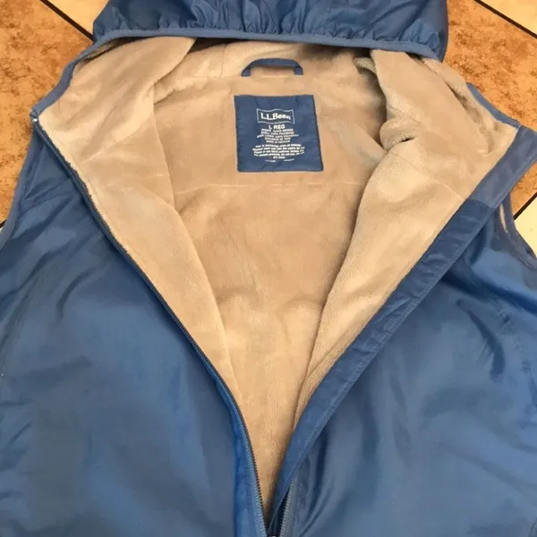 L.L. Bean Women's Hooded‎ Fleece Lined Vest Blue Large - Image 7