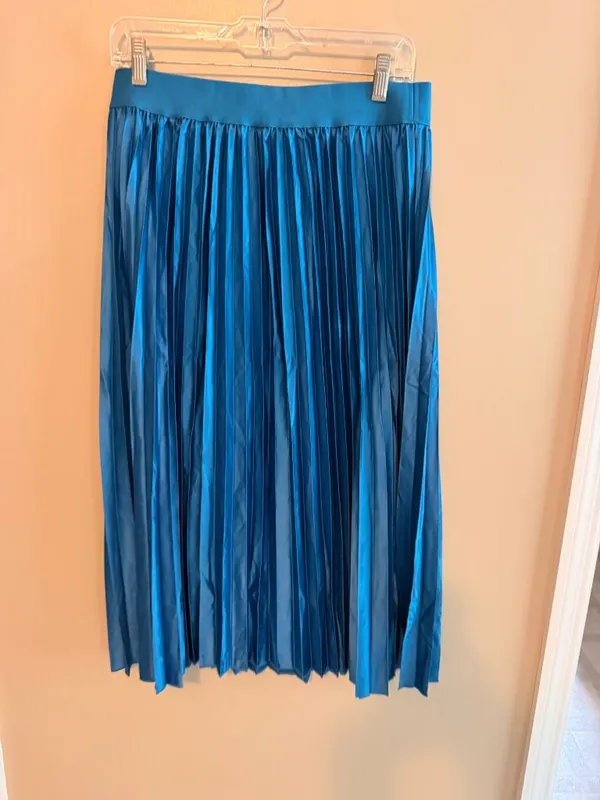 Halara L Pleated Satin Midi Skirt In Blue Size L Lightweight Fabric NWT - Image 2