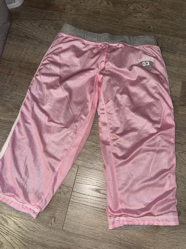 Instant action reversible light gray Y2K-style capri lounge pants pink NAUGHTY - Image 9