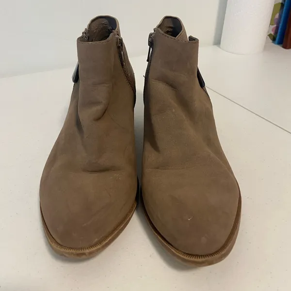 Vera Wang Simply Vera women’s tan brown faux‎ leather block heel ankle boots 7.5 - Image 2
