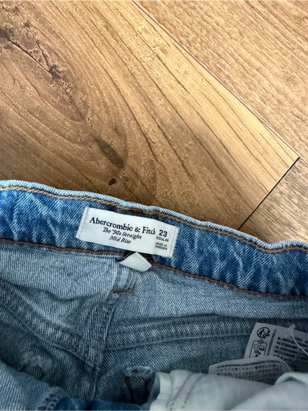 Abercrombie & Fitch 90s Straight Leg Jeans - Image 2
