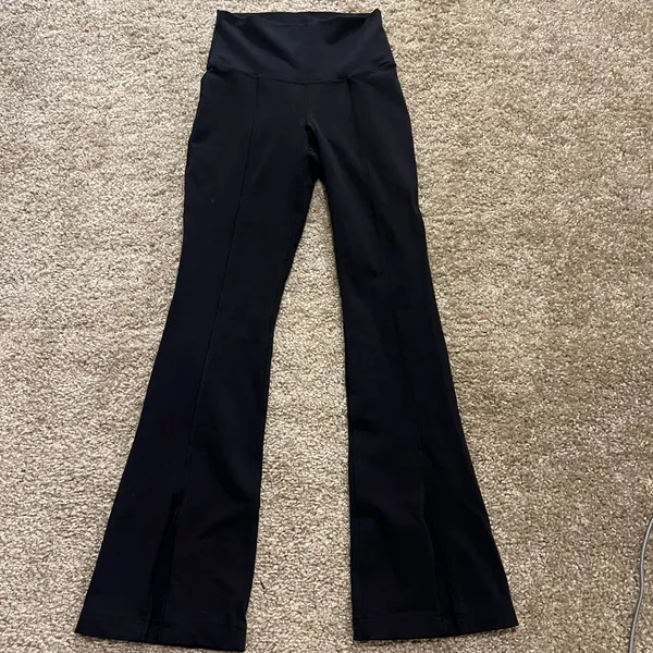 TNA action split‎ flare legging high rise XS Aritzia Black - Image 2