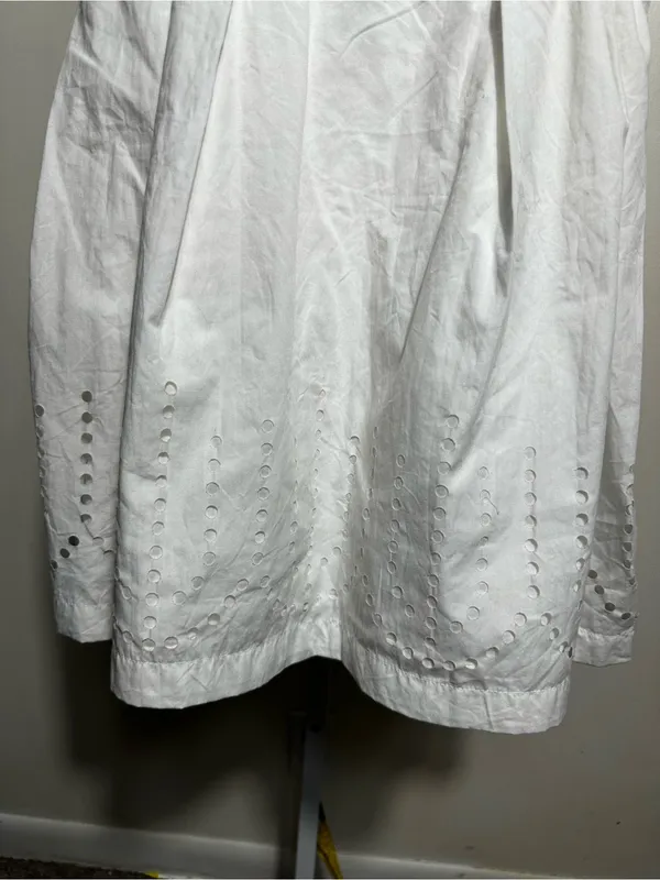 X23. GAP White Sleeveless Mini Dress with Eyelet Detail - Image 2