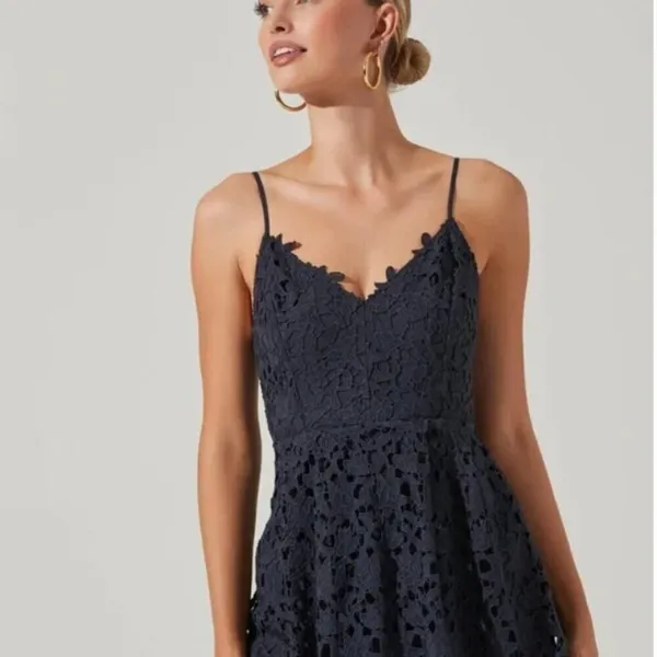 Astr The Label Lace A-Line Midi Dress Navy - Image 2
