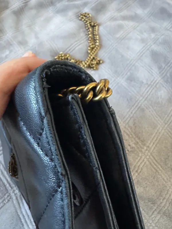 Kurt Geiger London The Kensington wallet on chain Convertible Crossbody bag - Image 9