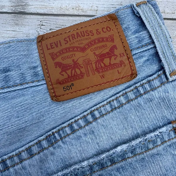 Levi's 501 Mid Rise Cutoff Denim Shorts Light Wash Distressed Patchwork‎ Sz 26 - Image 3