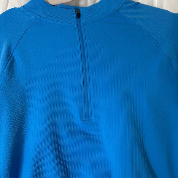 NWT DSG Women's Momentum 1/4 Zip Long Sleeve Cropped Pullover - Blue (Size XL) - Image 5