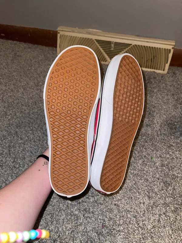 Women’s Vans Shoes 8.5 Off The Wall - Image 3