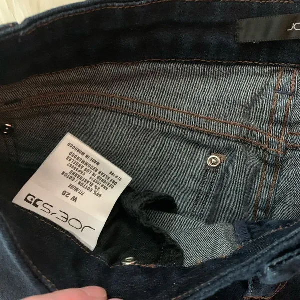 Joe’s dark wash jeans size 28 - Image 4