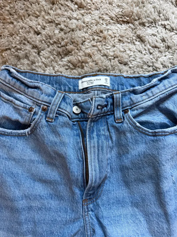 Abercrombie Jeans - Image 2