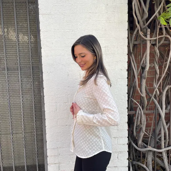 White Banana Republic Dillon classic fit blouse with ruffle collar sz xs - Image 3