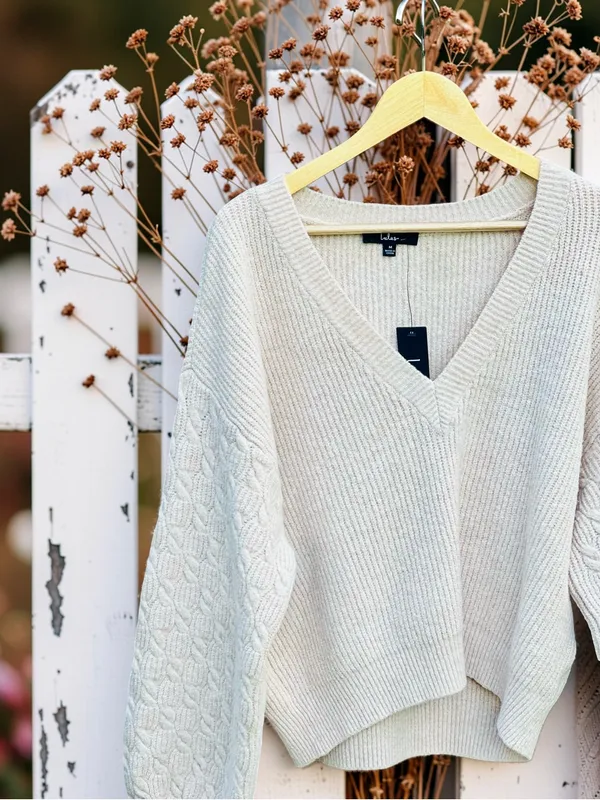 Lulus Cream Cable-Knit Sleeve V-Neck Sweater Size Medium NWT - Image 7