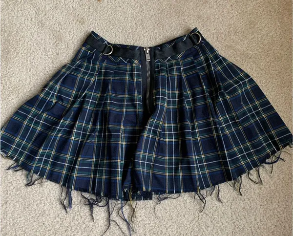 Pleated plaid skirt  - Image 2
