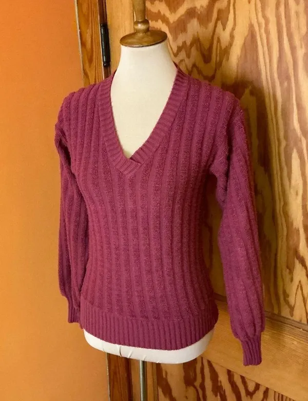 Vintage 70s v neck sweater - Image 6