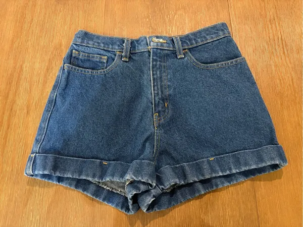American Apparel High Waisted Cuff Denim Shorts Size 28 Blue Jean Vintage - Image 4