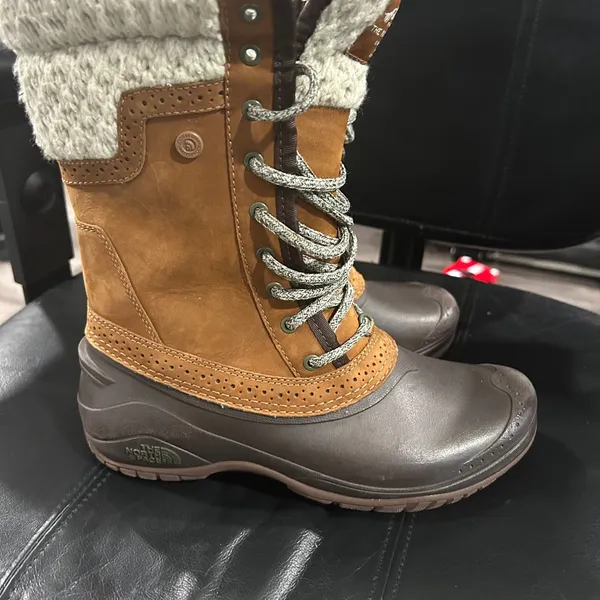 The North Face Shellista Water Proof Brown and Cream Snow Boots - Image 10