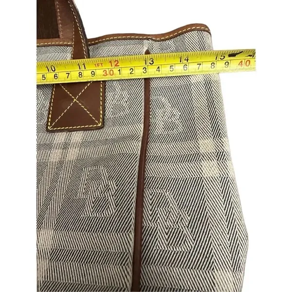 Vintage Dooney & Bourke Brown Tan Plaid Leather Trim Womens Purse Tote Bag - Image 11