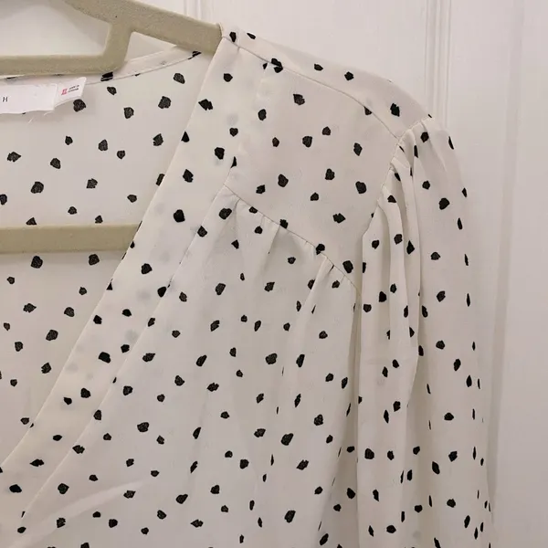 LUSH Abstract Polka Dot Tie Sleeve Sheer V-Neck Blouse - Image 4