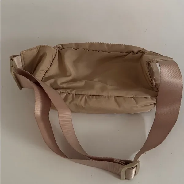 Wilo The Label tan belt Bag EUC - Image 3