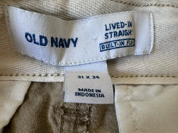 Old Navy Classic Khakis Straight Leg Casual Pants Men's 34”x31” - Image 13