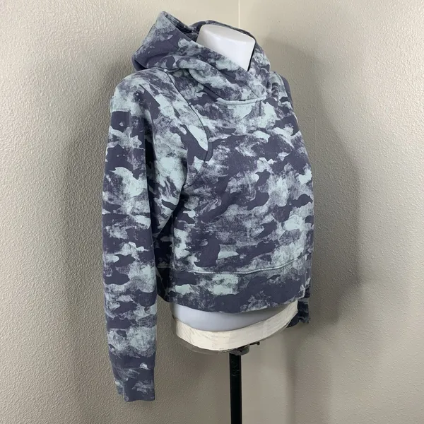 Lululemon Loungeful Cropped Hoodie Heritage Camo Wash WP Blue Multi Pullover Sz6 - Image 2