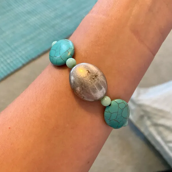 Turquoise and silver beaded stretch bracelet! Blue - Image 3