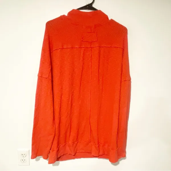Free People Size Large Orange Mock Neck Slouchy Long Sleeve Knit Top - Image 5