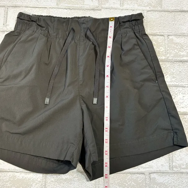 REI Woman’s Black Shorts Size XS - Image 7
