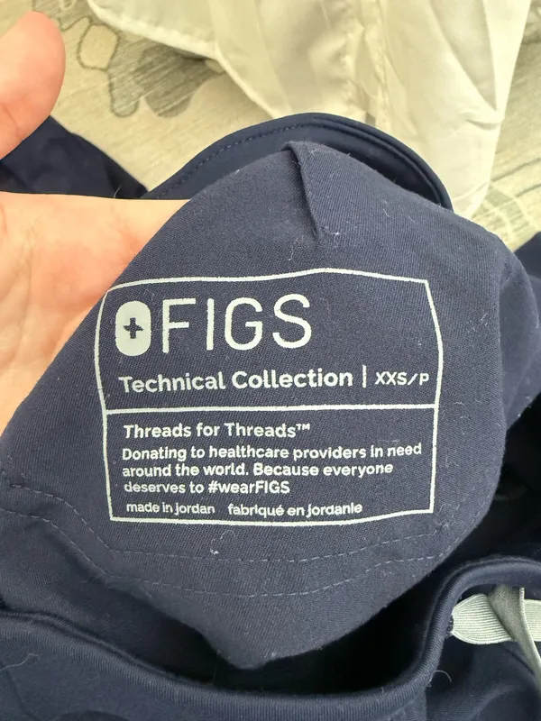 FIGS Scrubs Set - Image 6