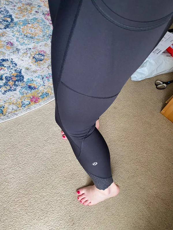 Lululemon 7/8 Black Scalloped Reflective Leggings - Image 5