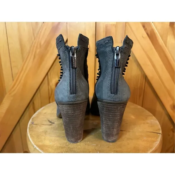 Vince Camuto Fretzia Ankle Bootie Gray Suede Boot Perforated 3.5” Heel 8.5 - Image 4