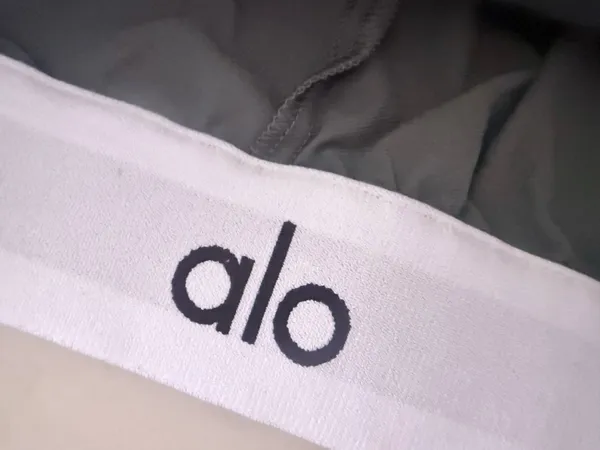 Alo Yoga Flip It Trouser Dark Cactus Check The Measurements Pocket Zipper - Image 2