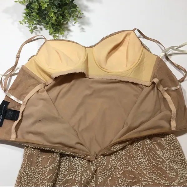 Moda International Nude & Cream Bead Dress Size 6 - Image 6
