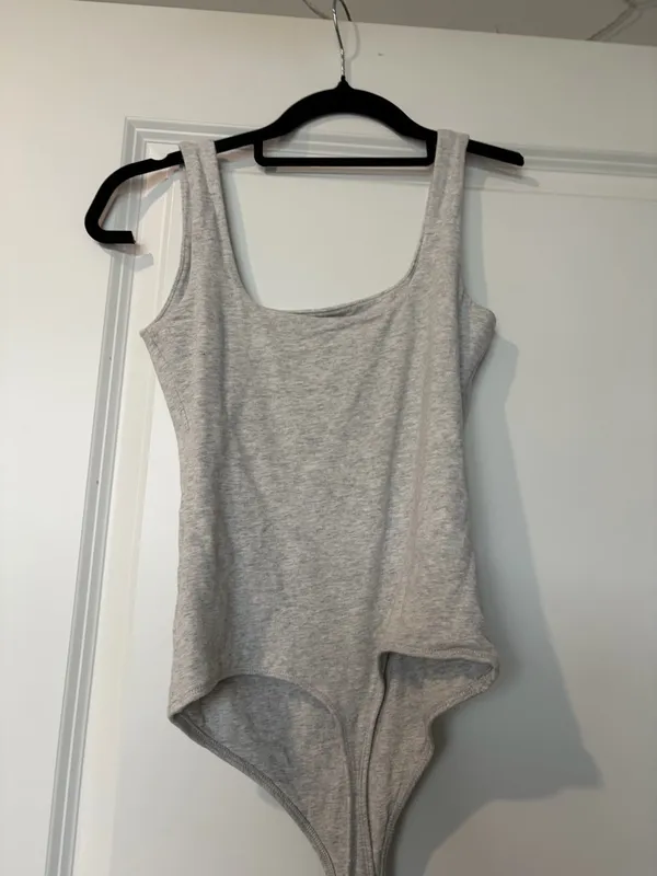 Abercrombie & Fitch Light Heather Gray Scoop Neck Tank - Image 3