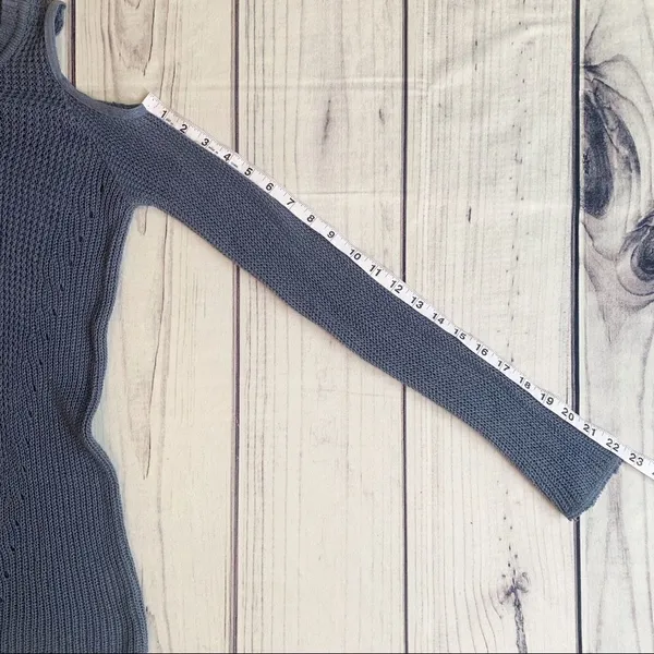 ‎Willow & Clay Cold Shoulder Sweater Tops Small - Image 9