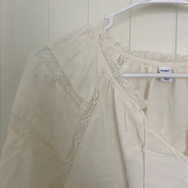 EUC | Old Navy women’s lace trim blouse — small‎ - Image 3