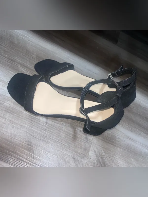 Black suede heels Size 8 - Image 2