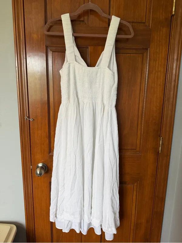 Abercrombie & Fitch white v-neck linen dress - Image 4