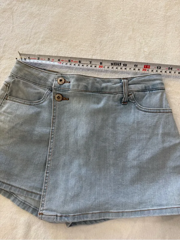 BCBG Generation Denim Skort XS Light Wash Y2K Mini Skirt Shorts - Image 8