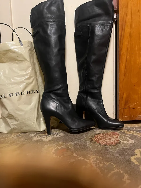 Banana Republic over the knee “Evie” black leather boots CIRCA 2007!! - Image 2