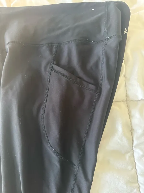 Old Navy Active Leggings - Image 3