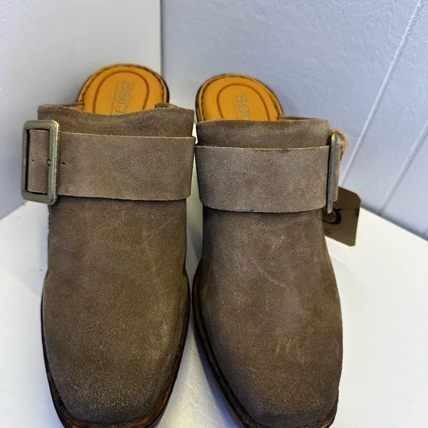 Born BR0036217 Suede Clogs Mules Heels Brown Buckle Size 8M Comfort NEW WITH TAG - Image 2