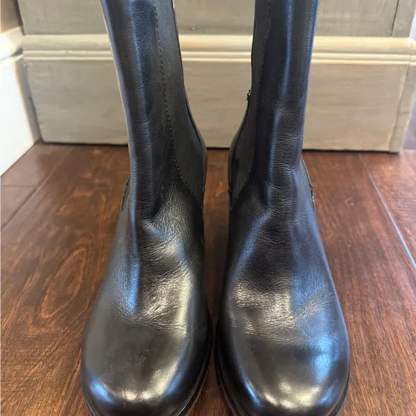 Cole Haan Denise Women's Black Closed‎ Toe Pull On Ankle Heeled Boots Size 6B - Image 2