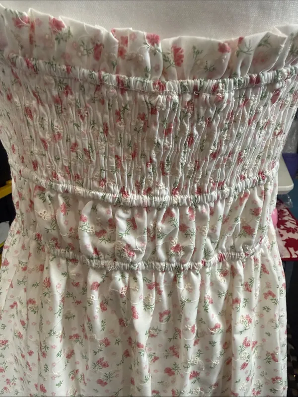 Storia Blush Floral Smocked Maxi Dress - Image 6
