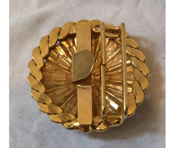 Heraldic Lion Rampant Knight Crest Metal Belt Buckle Gold Tone 80s 1.5" Wide EUC - Image 3