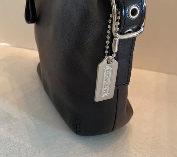 Coach Vintage  Leather Purse - Image 3